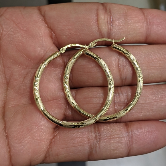 10kt Real Gold Hoop Earring